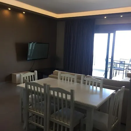 Mateo Apartment